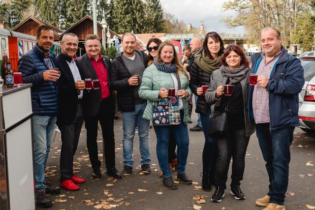 Ein buntes Stelldichein gab die SPÖ Preding bei der Flascherlzug-Fahrt.