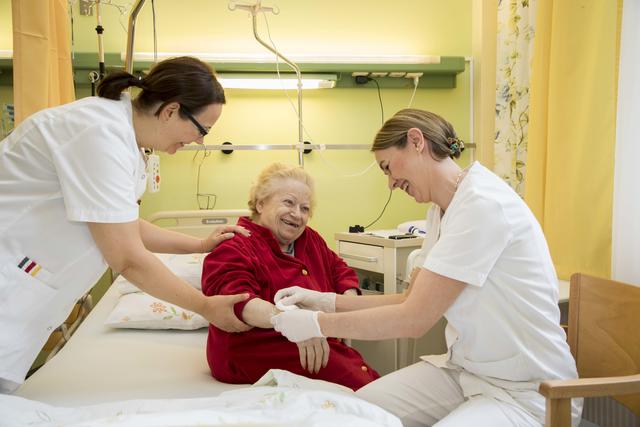 Ein interprofessionelles Team kümmert sich um die Schwerstkranken. | Foto: Franziskus Spital/F. Matern