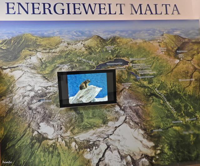 Über die 14,4 km lange und kurvenreiche Malta Hochalmstraße gelangen Sie zur Kölnbrein Staumauer und zum Kölnbreinspeicher. Erfahren Sie im Inneren der Kölnbreinsperre Wissenswertes über die umweltschonende Stromerzeugung aus Wasserkraft im Rahmen einer Staumauerführung oder genießen Sie die atemberaubende Fernsicht auf dem „Airwalk“ an der Kölnbreinsperre. 