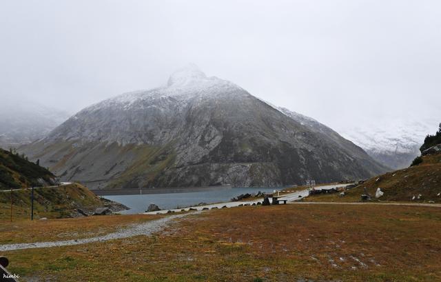 Wir stärkten uns im Kölnbreinstüberl mit einer guten, warmen Kaspressknödelsuppe und einer guten Brettljause. Das Kölnbreinstüberl liegt auf 1950m. Seehöhe. Von der Terrasse hat man einen tollen Blick auf die 200m hohe Kölnbreinsperre.