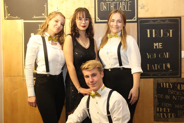 Das Ballkomitee mit Lisa Klaming, Lisa Hagen, Hannah Maringer und Alexander Windbichler