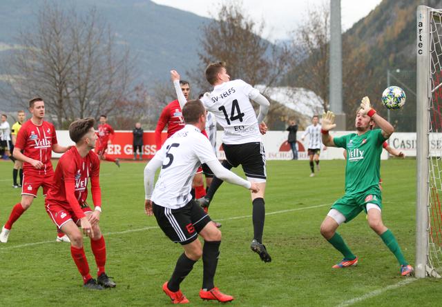 Telfs hatte, wie hier Florian Patterer, dicke Chancen, doch Imst das Glück des Tüchtigen. | Foto: sportszene.tirol/Leitner