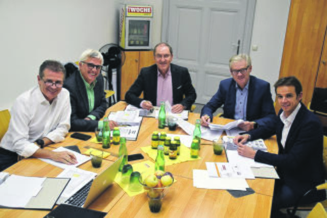 Die Jury der Marken-Wahl der WOCHE Kärnten: Markus Galli, Gerhard Brüggler, Vorsitzender Volkmar Fussi, Werner Pietsch und Markus Polka (von links) | Foto: WOCHE