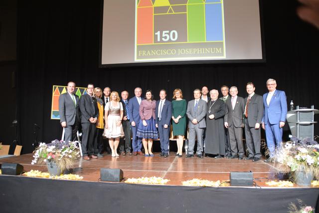 150 Jahre Francisco Josephinum im Schloss Weinzierl: Zahlreiche Ehrengäste, 800 Schüler und 200 Lehrer waren beim offiziellen Festakt im NV-Forum am Messegelände in Wieselburg vertreten.