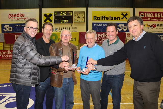 Karl Bratschko (r.) veranstaltet mit seinem Team zum 47. Mal das Köflacher Hallenturnier.