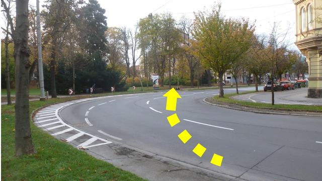 Wieder einmal wurde der Geh- und Radweg als Bremszone von einer RaserIn benutzt.
Wo bleibt die Leitschiene?
