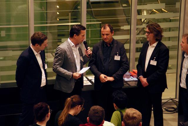 Moderator Martin Ferdiny mit den Fachreferenten Manuel Epli, Helmut Schmid und Josef Feichter.  | Foto: Alexander Holzmann