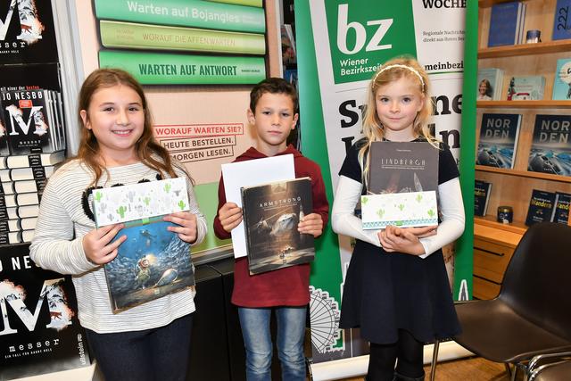 Laura Brugger, Clemens Rigo und Marie Czerwenka (v.l.) sind die Gewinner des bz-Schreibwettbewerbs.