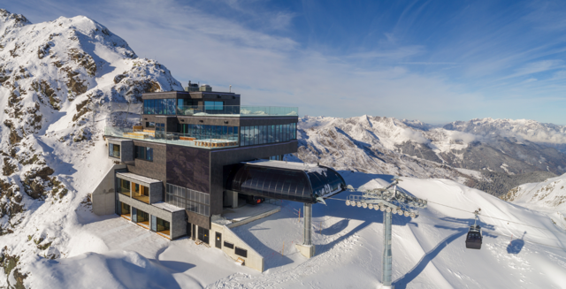Für das Bergrestaurant "Albergo" wurden Arbeiten durchgeführt. Eine Skipiste wurde auch gleich dazu gebaut. 