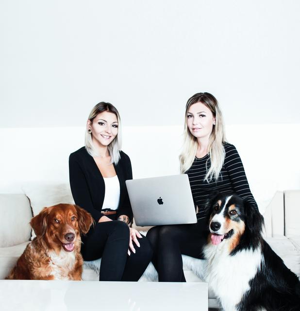 Vanessa Taulescu (links) und Sophie Pichler (rechts) haben im September die Werbeagentur "erfolgsliebe" gegründet. | Foto: erfolgsliebe