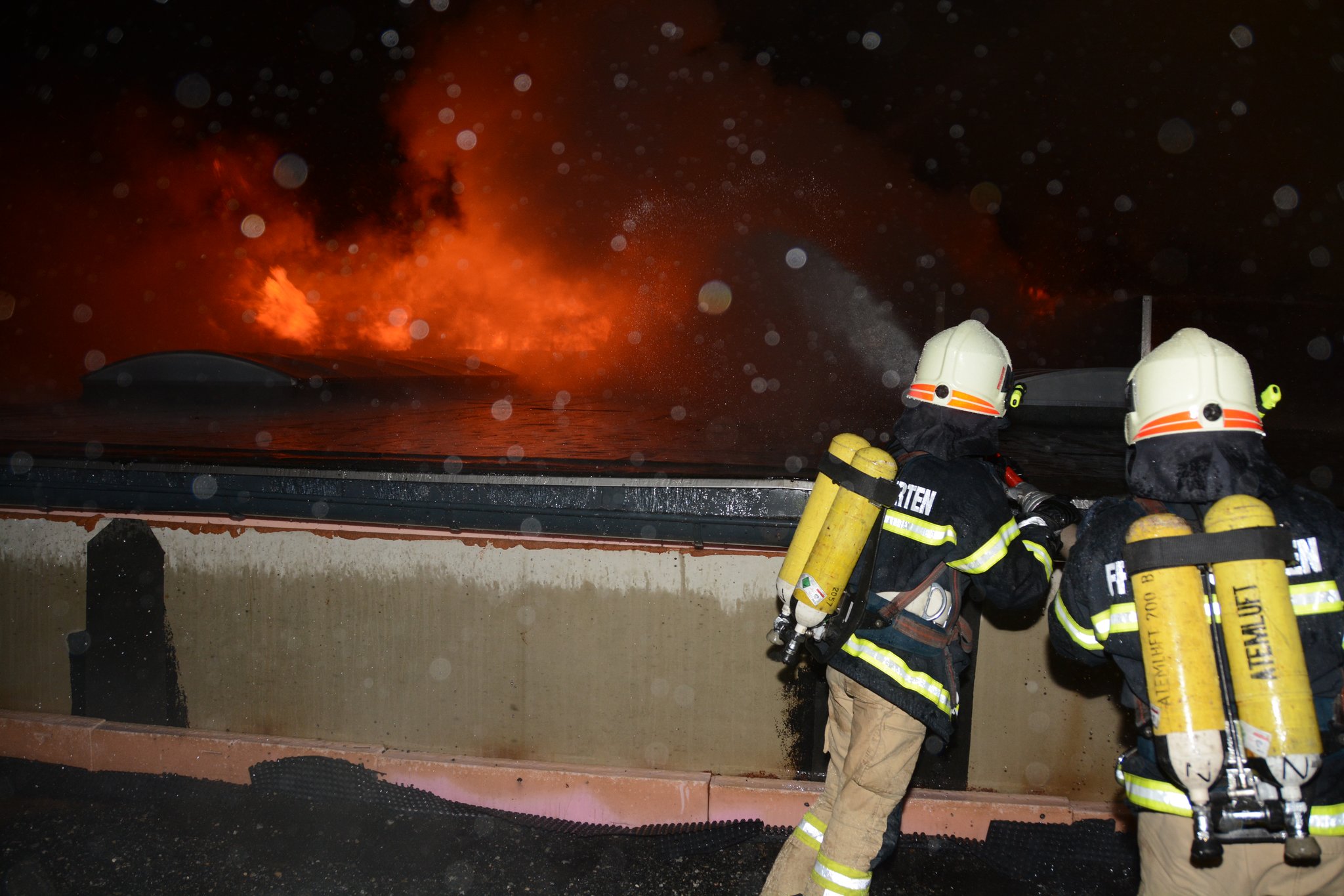 Grossbrand In Itter Grossbrand In Itterer Tischlerei Fuhrte Zu Grosseinsatz Ursache Geklart Mit Video Kitzbuhel