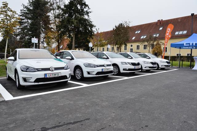 Auch an der JKU können die Linzer von Bus und Bim in ein E-Auto umsteigen und den Rest ihrer Strecke zurücklegen. | Foto: Linz AG