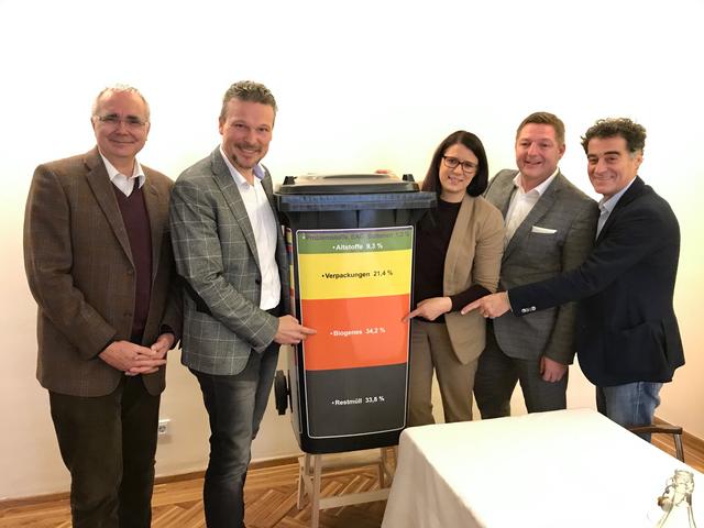 Umweltreferentin Sara Schaar präsentierte gemeinsam mit Experten der Umweltabteilung und Vertretern der Kärntner Abfallwirtschaftsverbände den Abfallanalyse-Bericht 2019