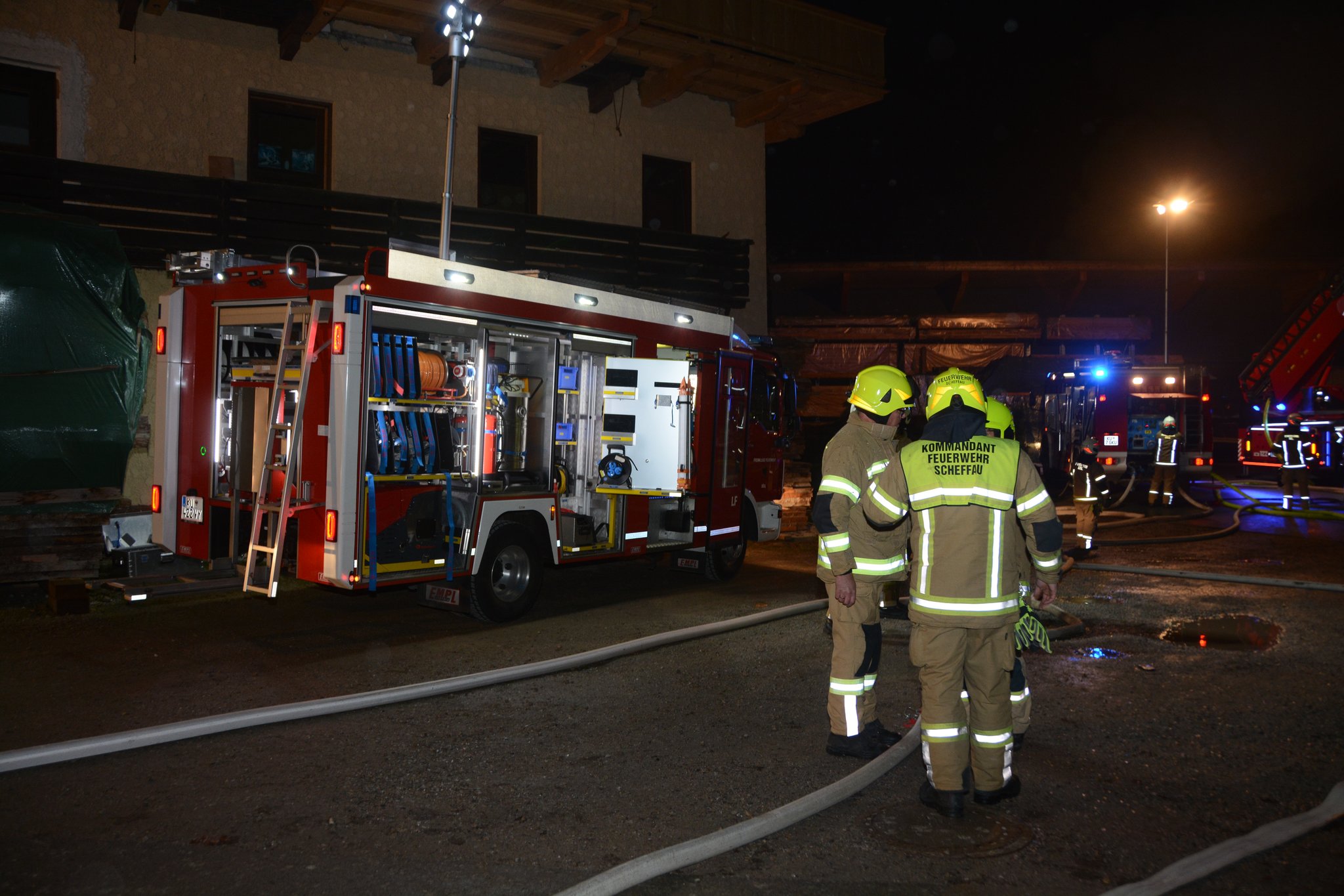 Grossbrand In Itter Grossbrand In Itterer Tischlerei Fuhrte Zu Grosseinsatz Ursache Geklart Mit Video Kitzbuhel