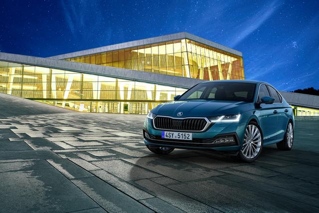 Der neue Škoda Octavia ist länger, breiter und größer und kommt mit vielen unterschiedlichen Antrieben.  | Foto: Škoda