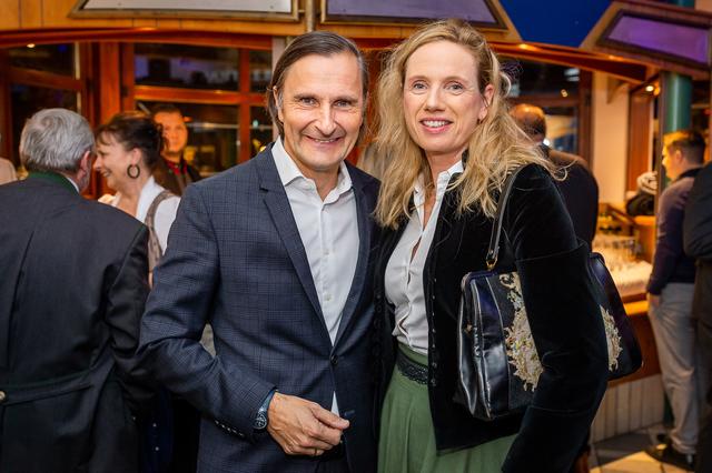 Zu Gast im Brauhaus: Klaus Schweighofer mit Ehefrau Gabi | Foto: Foto Jörgler