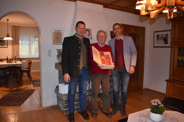  Josef Gwechenberger freute sich über den Besuch der Gemeindevertreter. | Foto: Gemeinde St. Martin am Tennengebirge