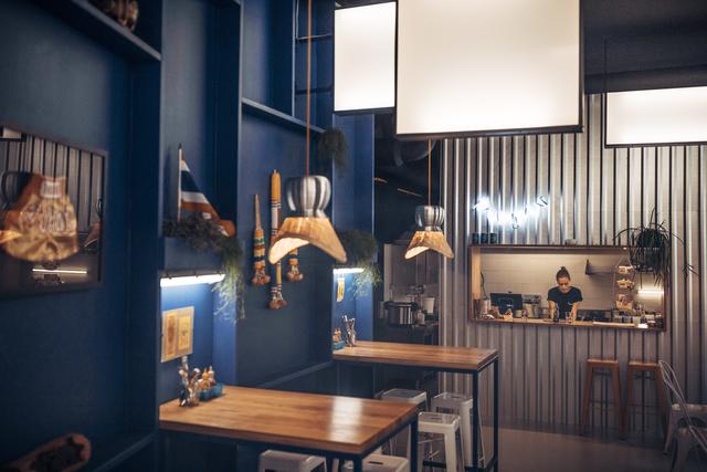 Das Pumpui lockt mit coolem Innendesign welches an Street Foot Outlets in Bangkok erinnert.  | Foto: Foto: Konstantin Reyer