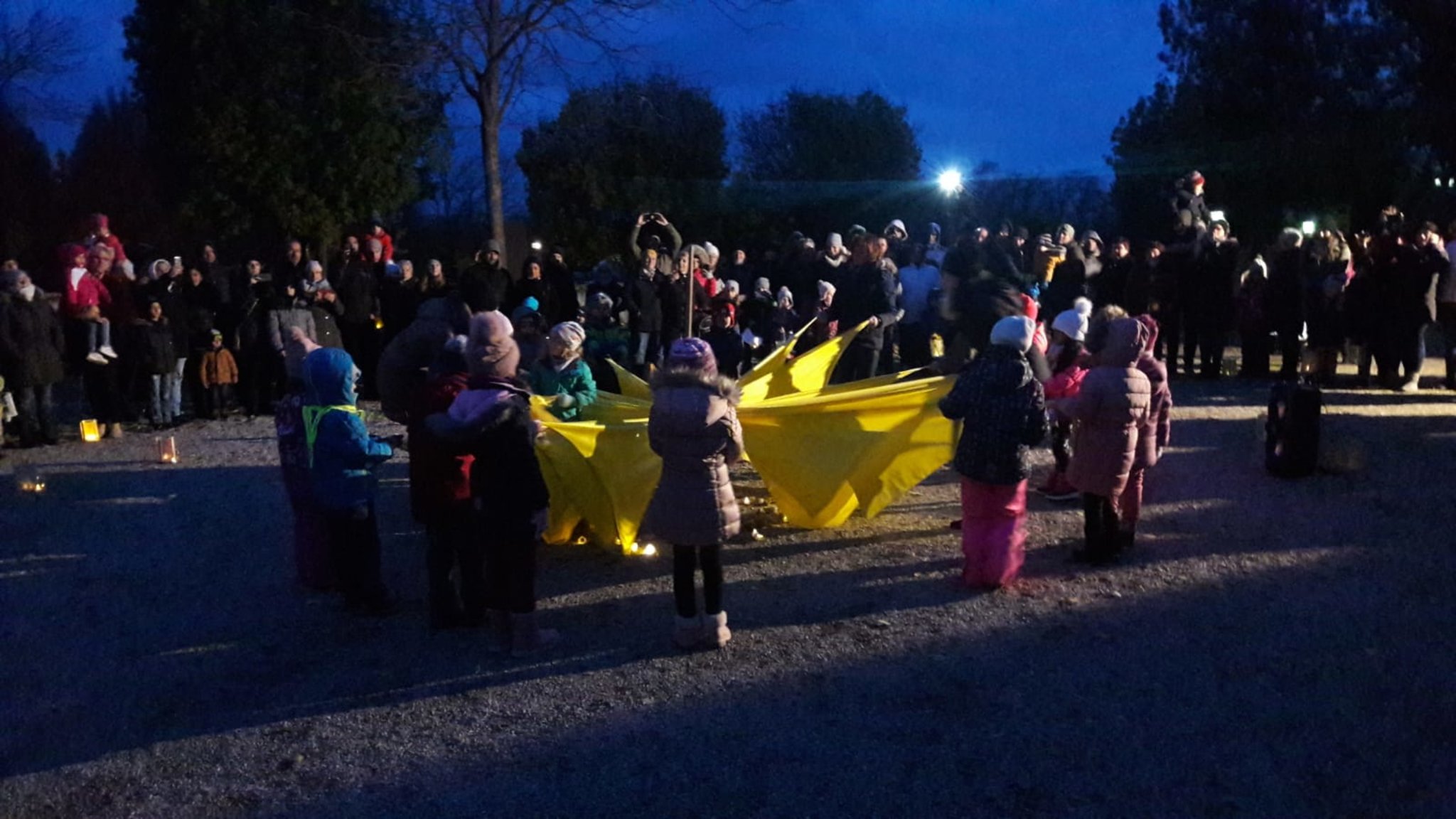 Laternenzug in Mistelbach: Kindergarten „Am Schloßberg“ lud zum