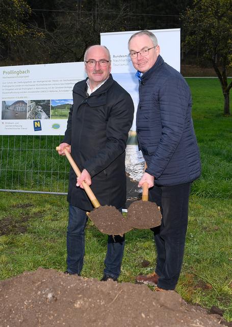 Bürgermeister Gerhard Lueger (li) und LH-Stellvertreter Stephan Pernkopf | Foto: NLK/Reinberger