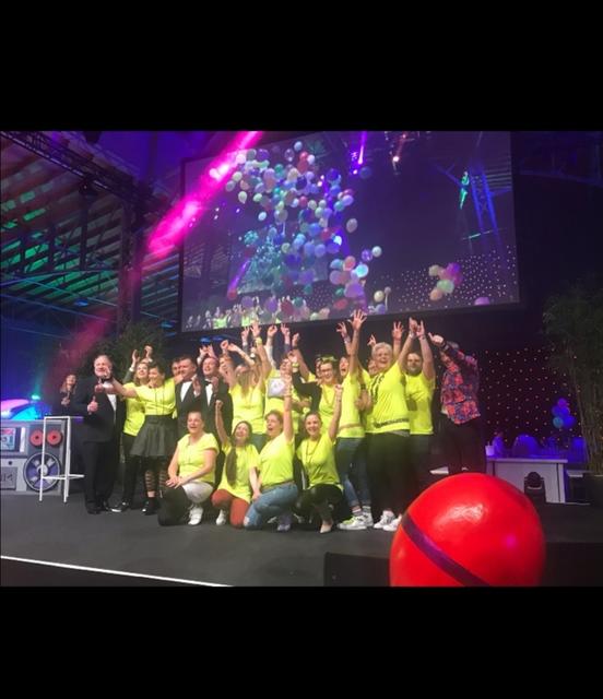 So groß ist die Freude  der Mitarbeiterinnen und Mitarbeiter der Deutschlandsberger Filiale über den Sieg beim internen Billa Frischewettbewerb. | Foto: Prenner