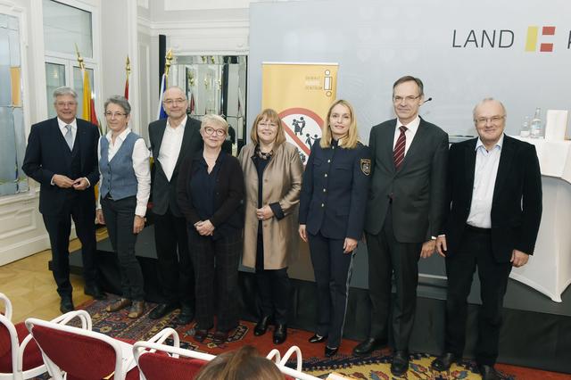20 Jahre Gewaltschutzzentrum Kärnten mit Peter Kaiser.  | Foto: LPD Kärnten/fritzpress