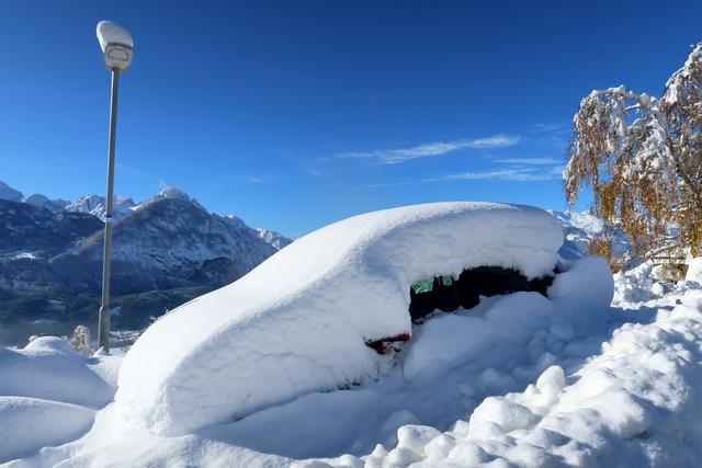 eingeschneit...Gott sei Dank nicht mein Auto