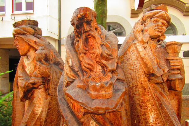 die Hl. drei Könige trotzen dem Regen