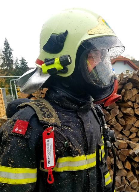 Feuerwehr im Einsatz in voller Montur. | Foto: Feuerwehr Wolfsgraben