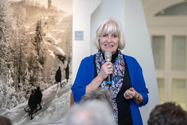 Rosa Bock eröffnete die Ausstellung Schnee von gestern.