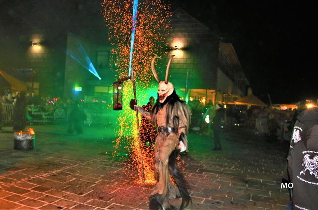 Zerberus Pass, Perchtenlauf