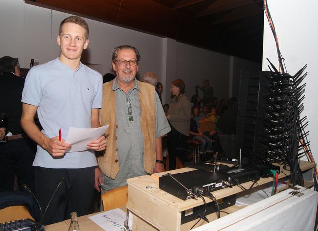 Christoph und Klaus von den Volksschauspielen Steinach übernahmen den technischen Support