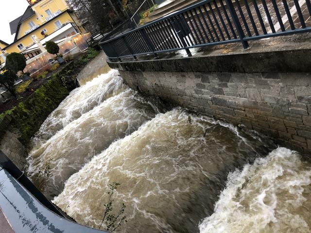So viel Wasser wie selten: in Velden