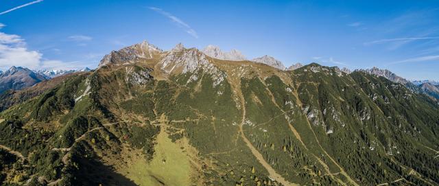 Die so genannten Goldsuttn sind im Visier der Betreiber des Liftprojekts, gegen das es zugleich massiven Widerstand gibt. | Foto: Foto: privat