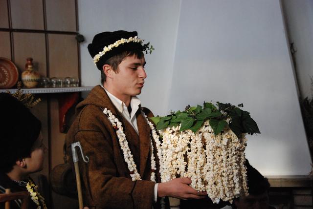 Der Schmuck aus "Popcorn" wirkt auf uns erstmal eher befremdlich.