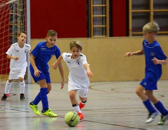 In Anger wird gemeinsam mit den Profis gekickt. | Foto: Tecnofutbol