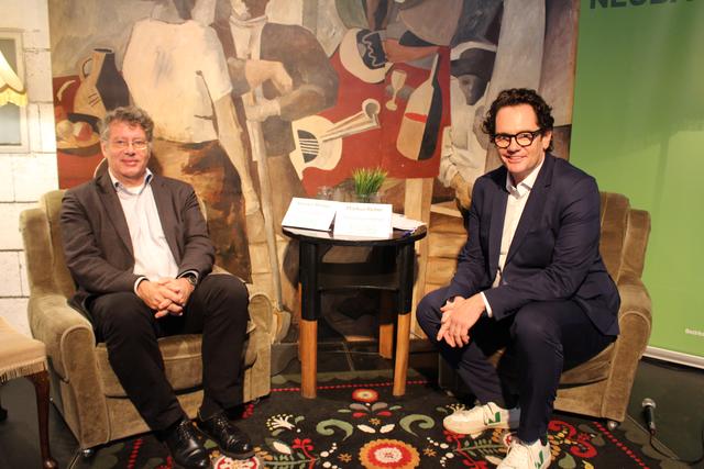 Die Bezirksvorstehung Neubau (r.) hat beim Verkehrsplanungsbüro Komobile (l.) eine Studie über die Parkraumbilanz im Bezirk in Auftrag gegeben. | Foto: BV07