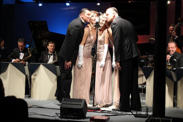"The Bratislava Hot Serenaders" mit den "Serenaders Sisters" verkörpern die Golden Twenties