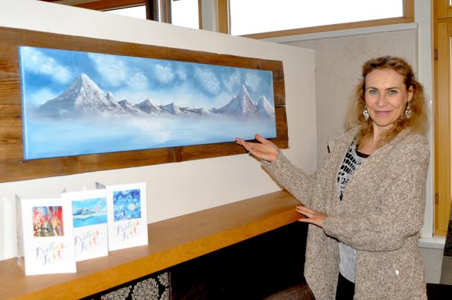 Nadja Schilling mit Bergmotiv. | Foto: Kogler