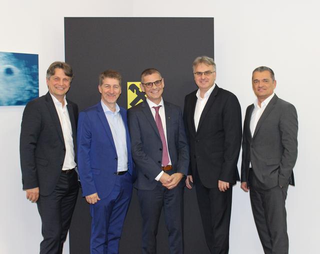 In der Raiffeisenbank wurden wichtige Fragen über die Unternehmensnachfolge geklärt.
