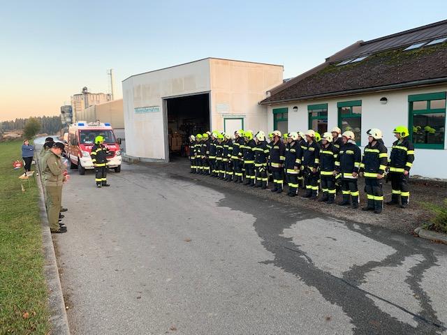 Die Einsatzkräfte der Freiwilligen Feuerwehr Sarleinsbach legten das Branddienstleistungsabzeichen in Bronze ab. | Foto: FF Sarleinsbach