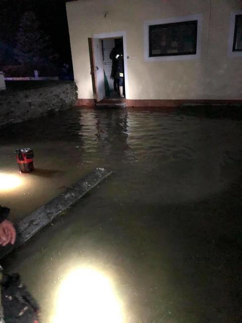 Nächtlicher Hochwassereinsatz an der Gurk (Sillebrücke). | Foto: FF Pischeldorf/Facebook