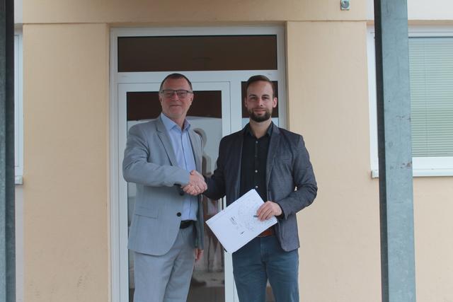 Notar Rudolf Valita und Bürgermeister Daniel
Lachmayr. | Foto: Gemeinde Ennsdorf