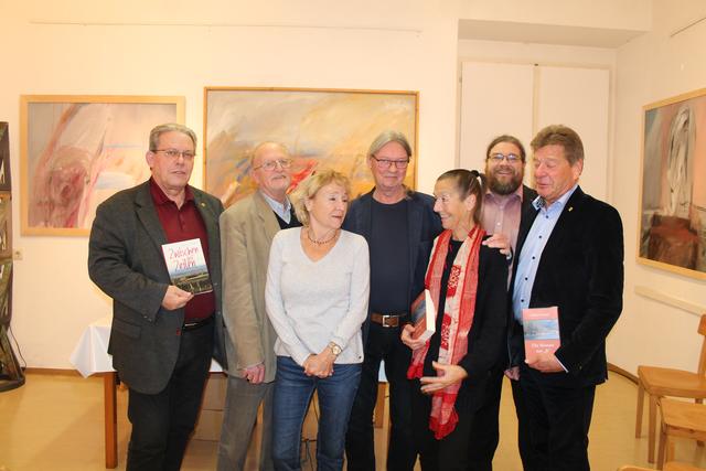 GR Mag. Wolfgang Mahrer, Kultur-Mitte-Obmann Franz Kral, Obmann.Stv.in Martha Platzer, Literat Helmut Steiner, Lisi Buresch, GR Mag. Klaus Bergmaier, StR Prof. Helmut Mayer | Foto: privat