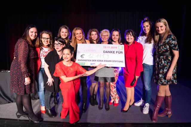 Die Sisters of Comedy Angelika Niedetzky, die Kernölamazonen, Nina Hartmann, Betty O, Isabel Meili und Claudia Rohnefeld | Foto: Moni Fellner