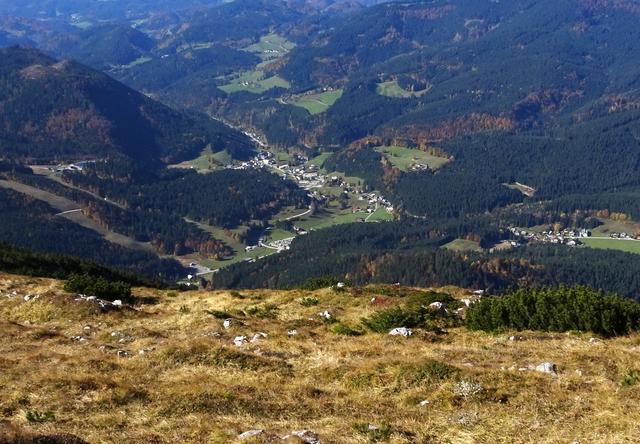 Hochalpine Wanderung für schwindelfreie Bergsteiger: Über den Rauhen Kamm führt die Rundtour zum Ötscherschutzhaus.