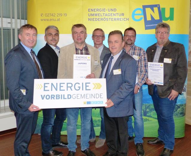 Am Foto (von links): Dr. Herbert Greisberger (GF Energie- und Umweltagentur NÖ), E&amp;UGR Franz Genner (Röhrenbach), Vize-Bgm. UGR Eduard Kranzl (Japons), Ing. Franz Patzl (Land NÖ), LAbg. Bgm. Franz Mold, EB Gottfried Baumgartner (Altenburg) und EGR GfGR Franz Feichtner
 | Foto: eNu