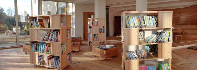 Hell und freundlich: In dieser Bibliothek macht lesen Spaß.