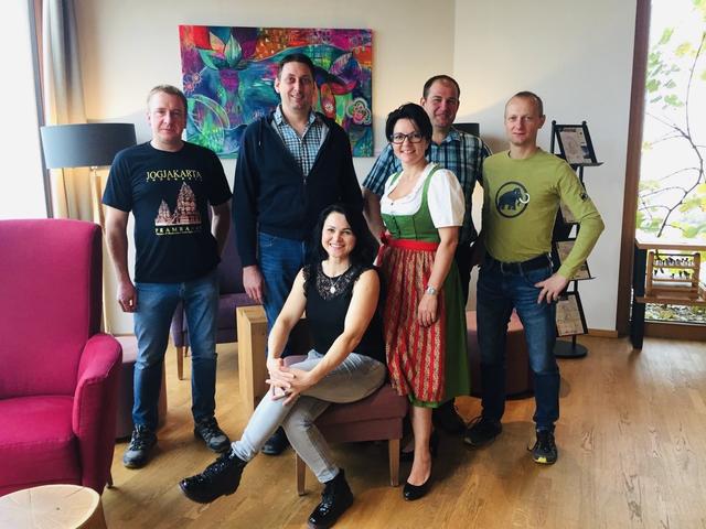 Singles treffen aus hermagor-pressegger see. Sex dating in payerbach kontakt partnervermittlung Rehau. Mdchen kennenlernen aus tillmitsch. Hausleiten Payerbach kontakt partnervermittlung - Partnersuche senioren