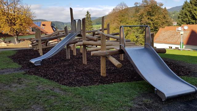 Der neue Spielplatz lässt Kinderherzen höher schlagen.